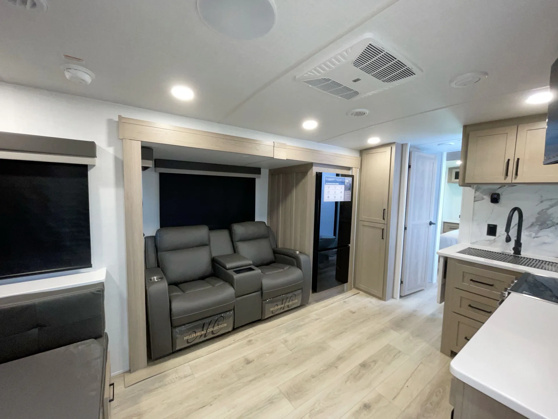 2026 Forest River Flagstaff Super Lite 26SRD — living area main