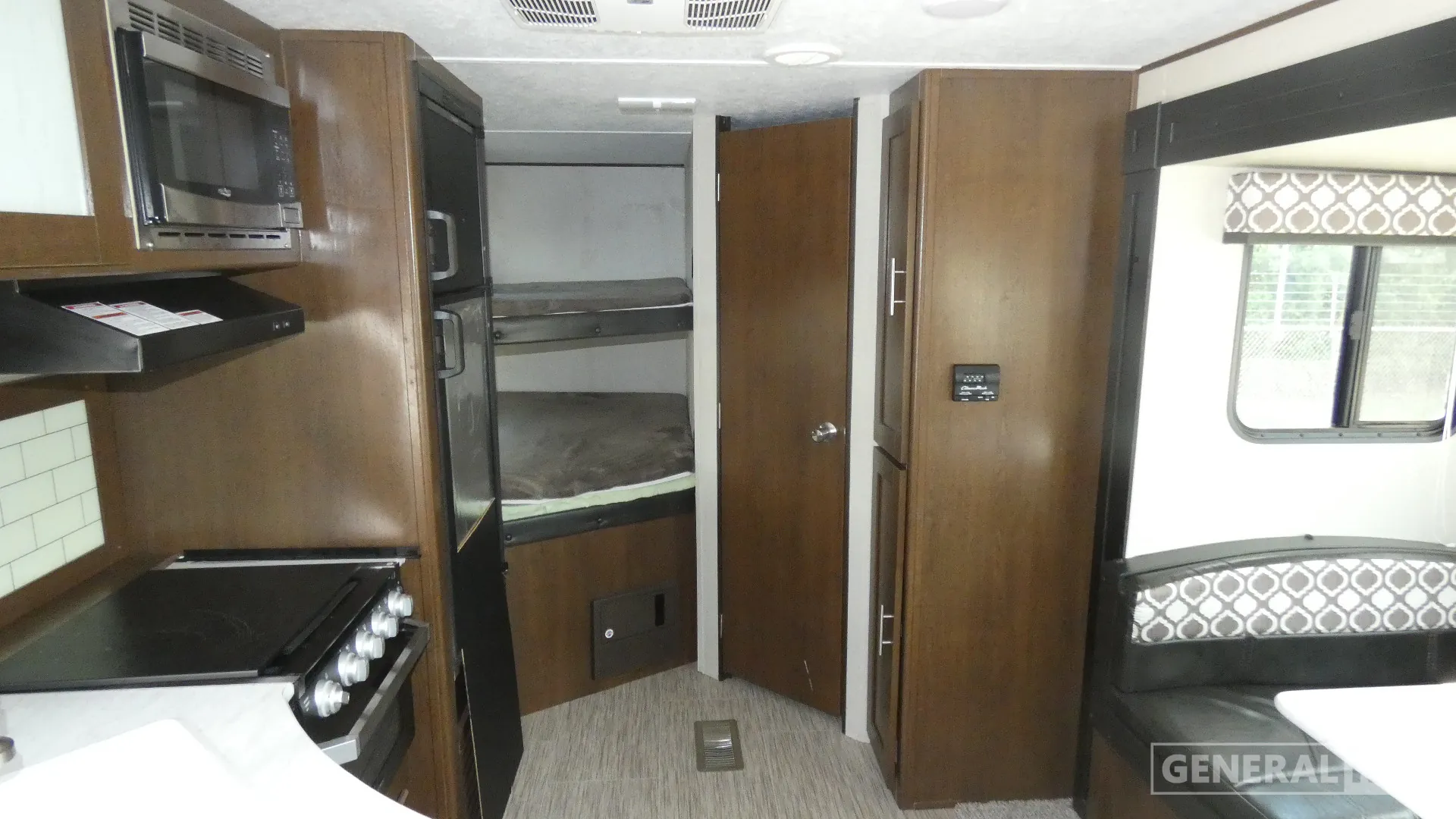 2019 Prime Time Avenger 24BHS - Photo 3