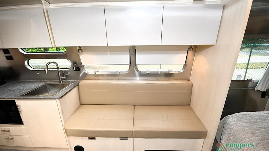 2023 Airstream Flying Cloud 30FB Office, Photos photo 12