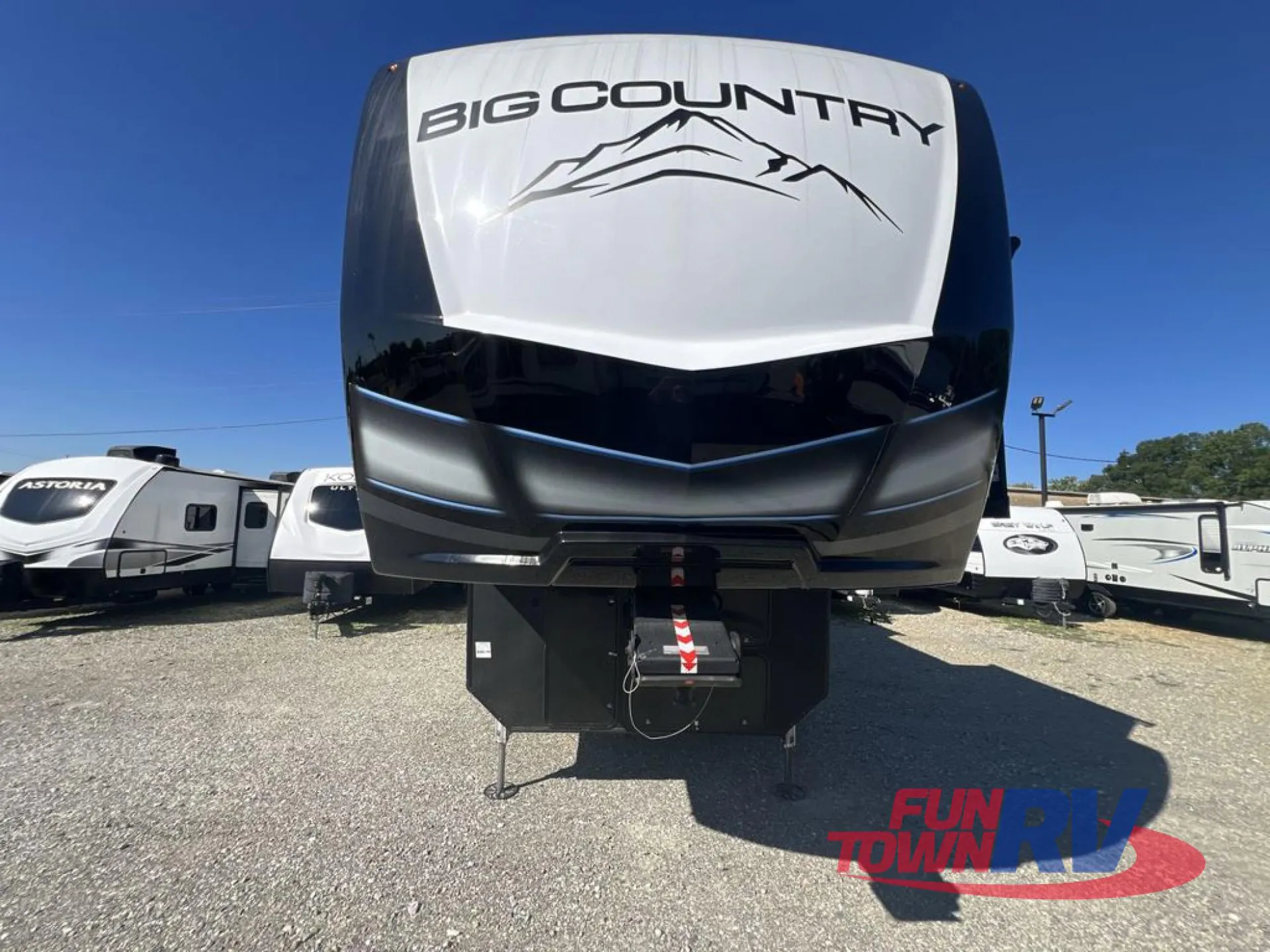 2023 Heartland Big Country 3200RLK - Photo 3
