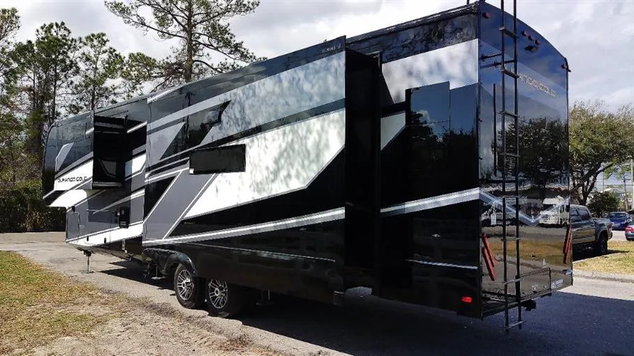 2026 KZ Durango Gold G366FBQ - Photo 4