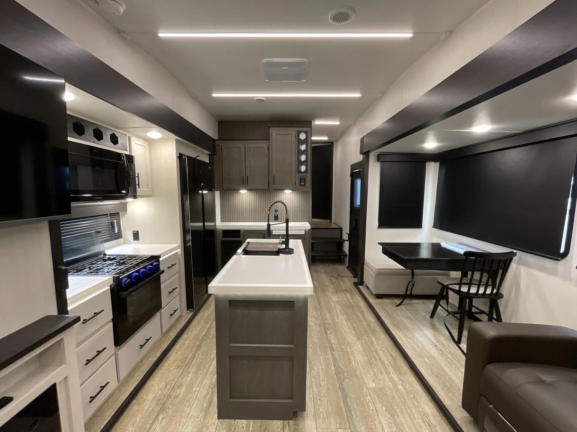 2025 Forest River Arctic Wolf 3250SUITE - Photo 4