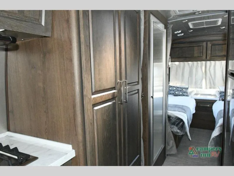 2026 Airstream Classic 30RB - Photo 3