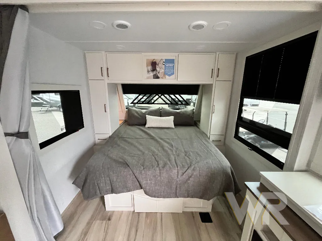 2026 Brinkley Model I 235, Photos photo 7
