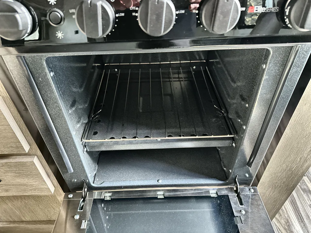 2023 Forest River Stealth SA3019G, Photos photo 11