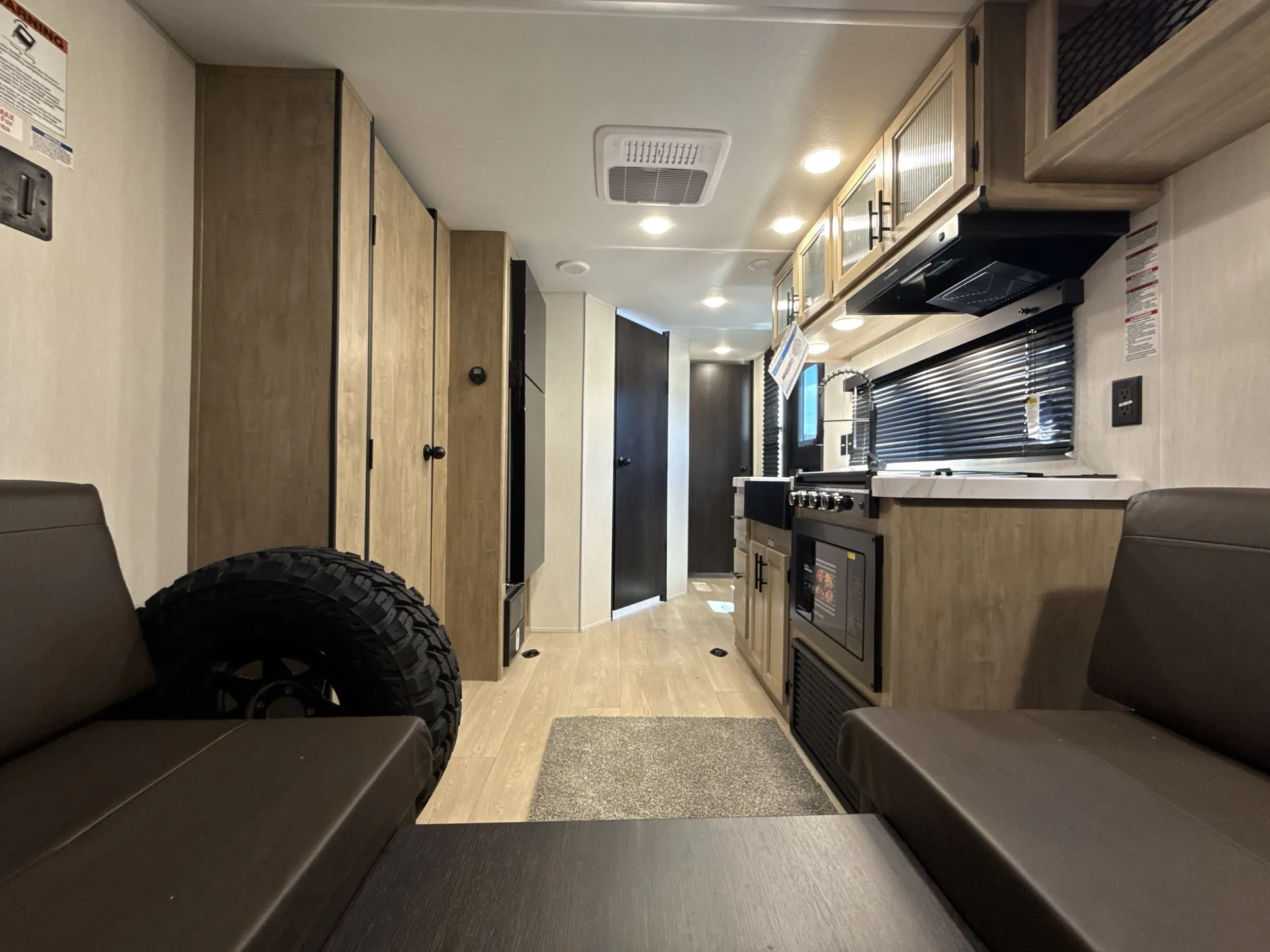 2026 Forest River Cherokee Grey Wolf 22RR — living area main