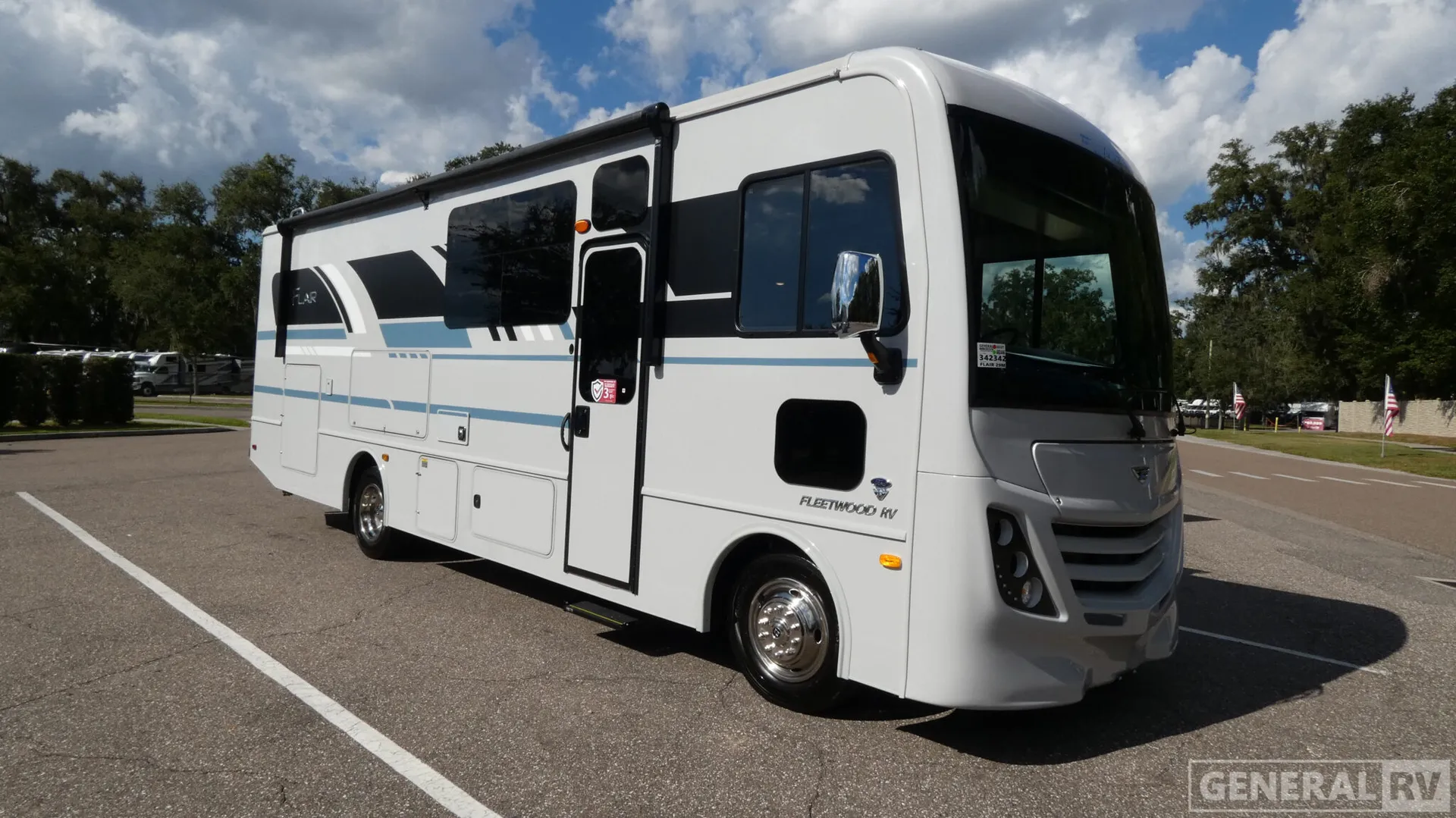 2026 Fleetwood Flair 29M - Photo 2