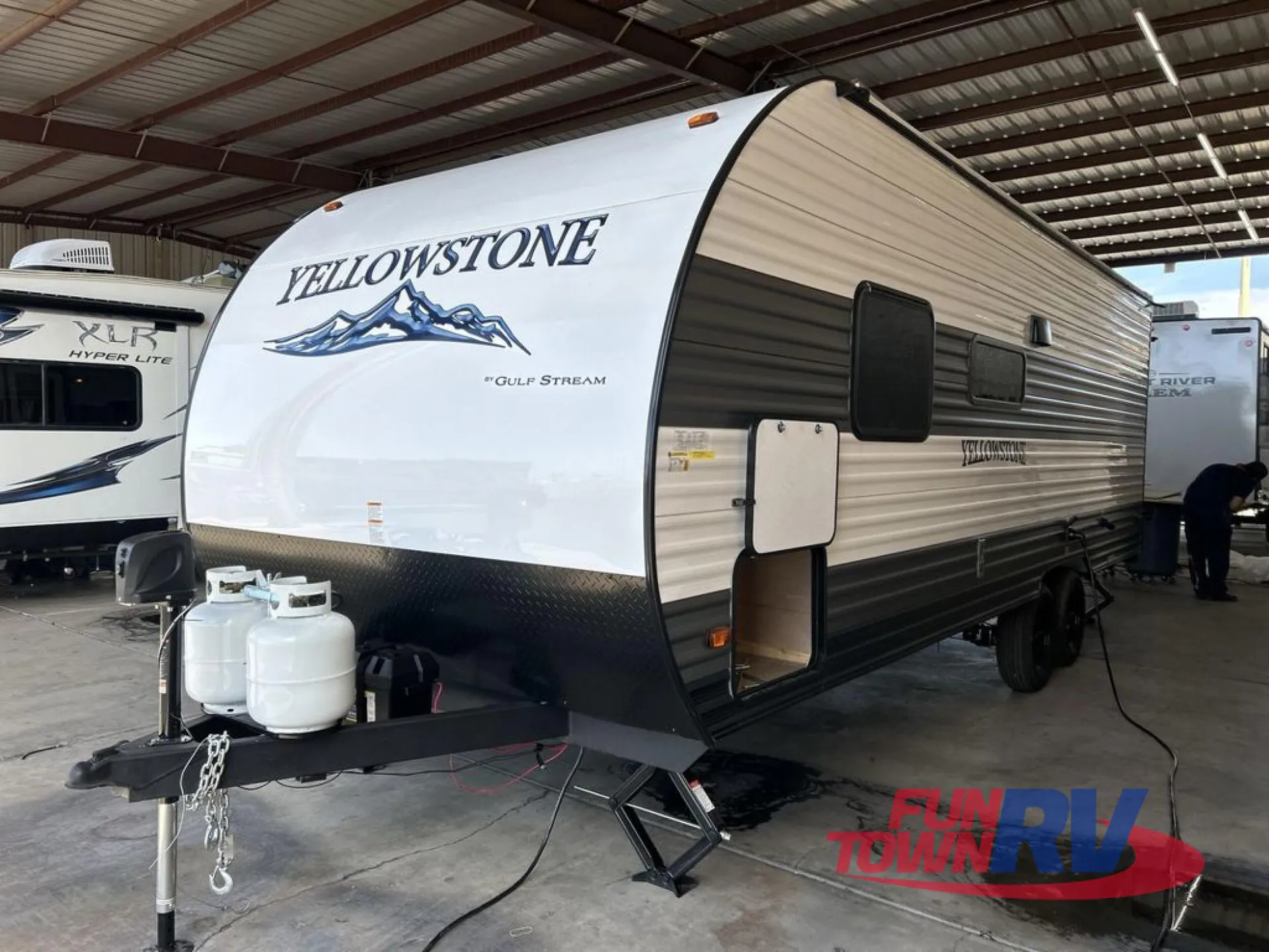2026 Gulf Stream Yellowstone Classic 248BH - Photo 4