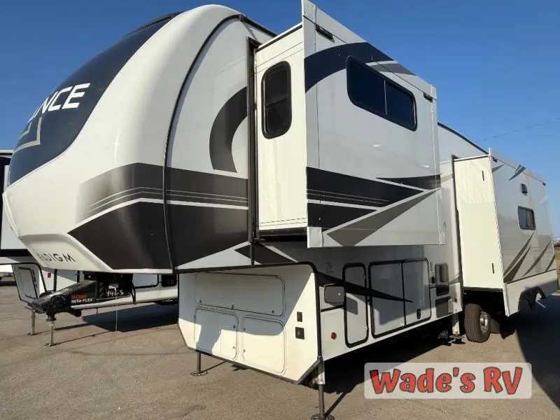 2024 Alliance RV Paradigm 310RL - Photo 4