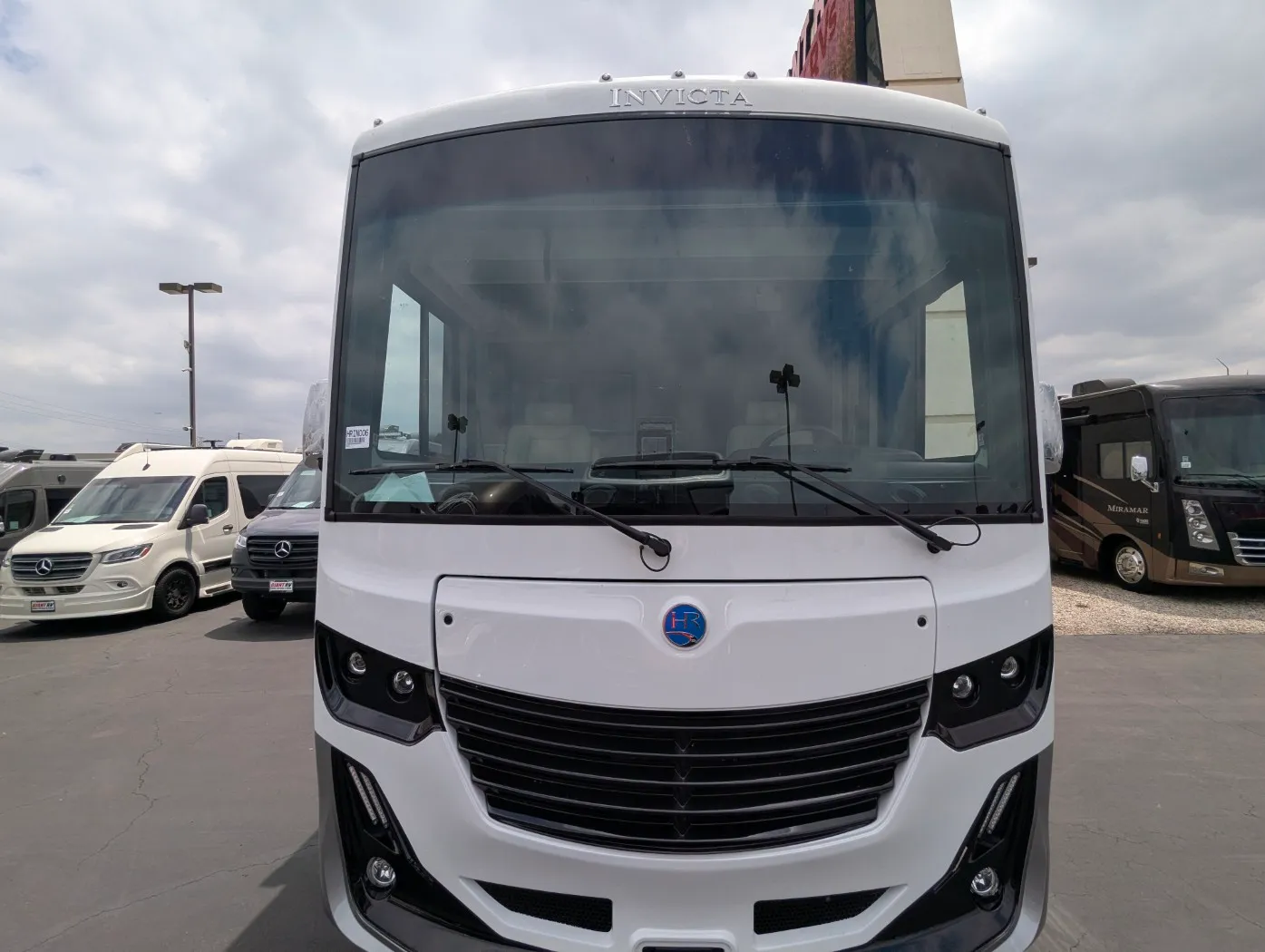 2026 Holiday Rambler Invicta 33HB - Photo 3
