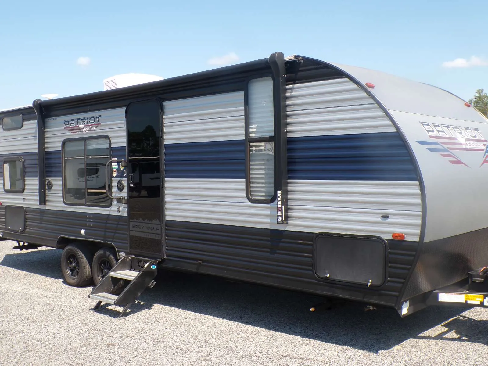 2022 Forest River Cherokee Patriot Edition 26DJSE - Photo 3
