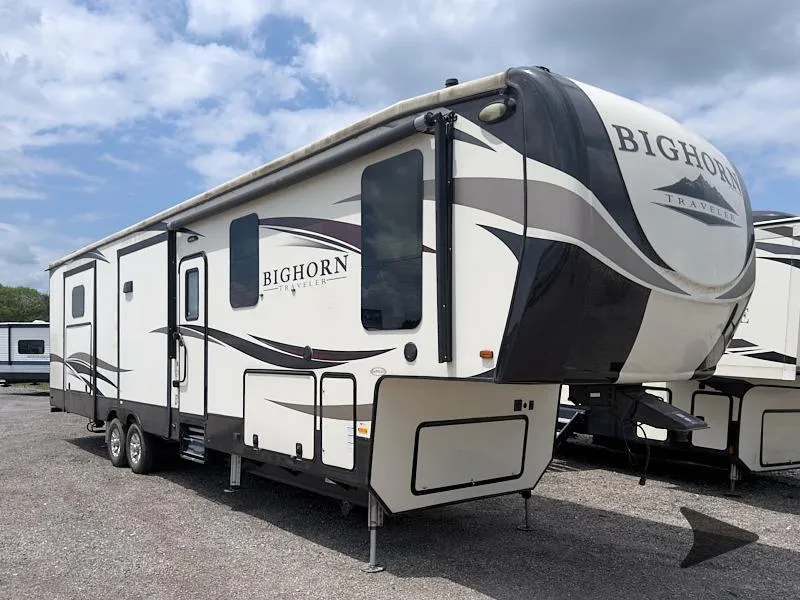 2017 Heartland Bighorn 3575EL - Photo 2