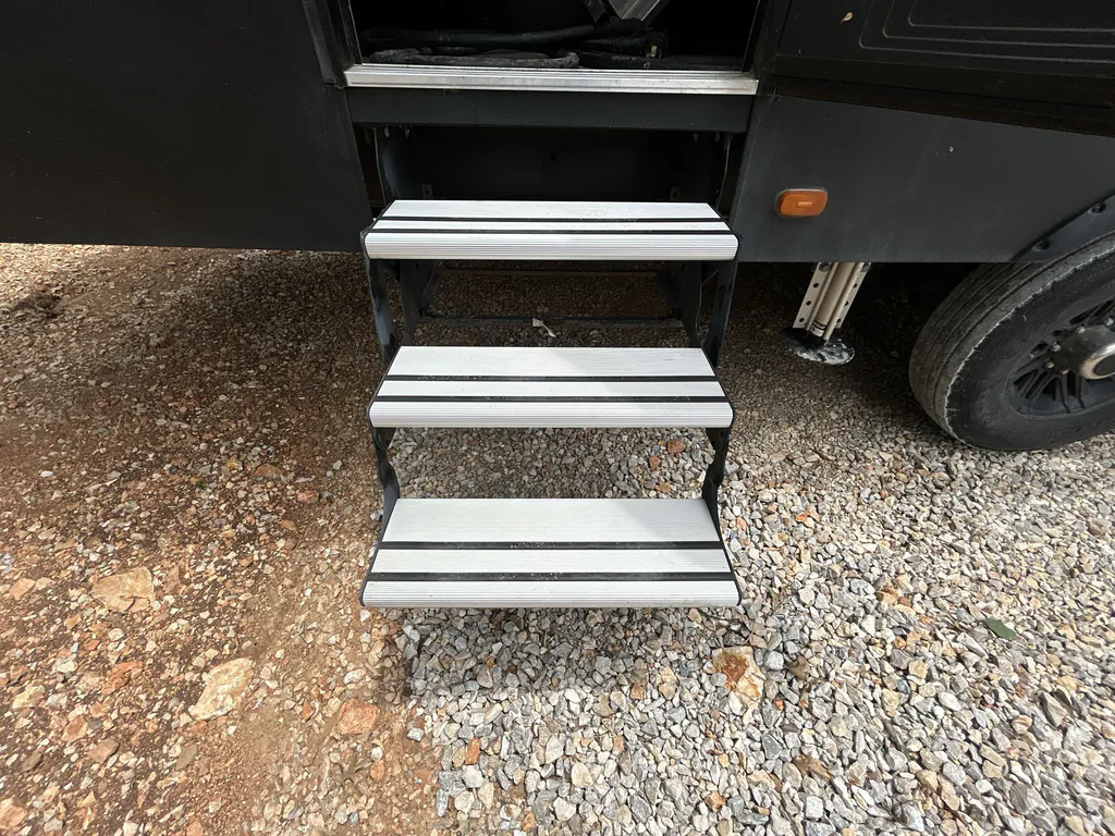 2020 Keystone Raptor 415, Photos photo 33