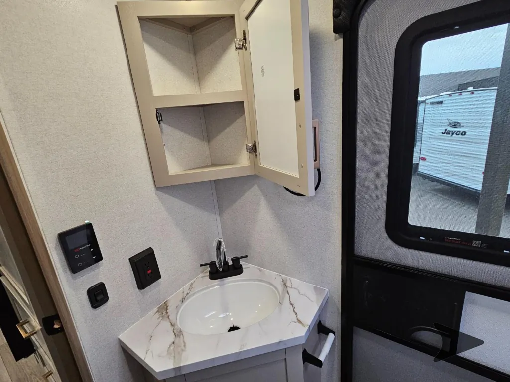 2027 Jayco Jay Feather 29BHB, Photos photo 38