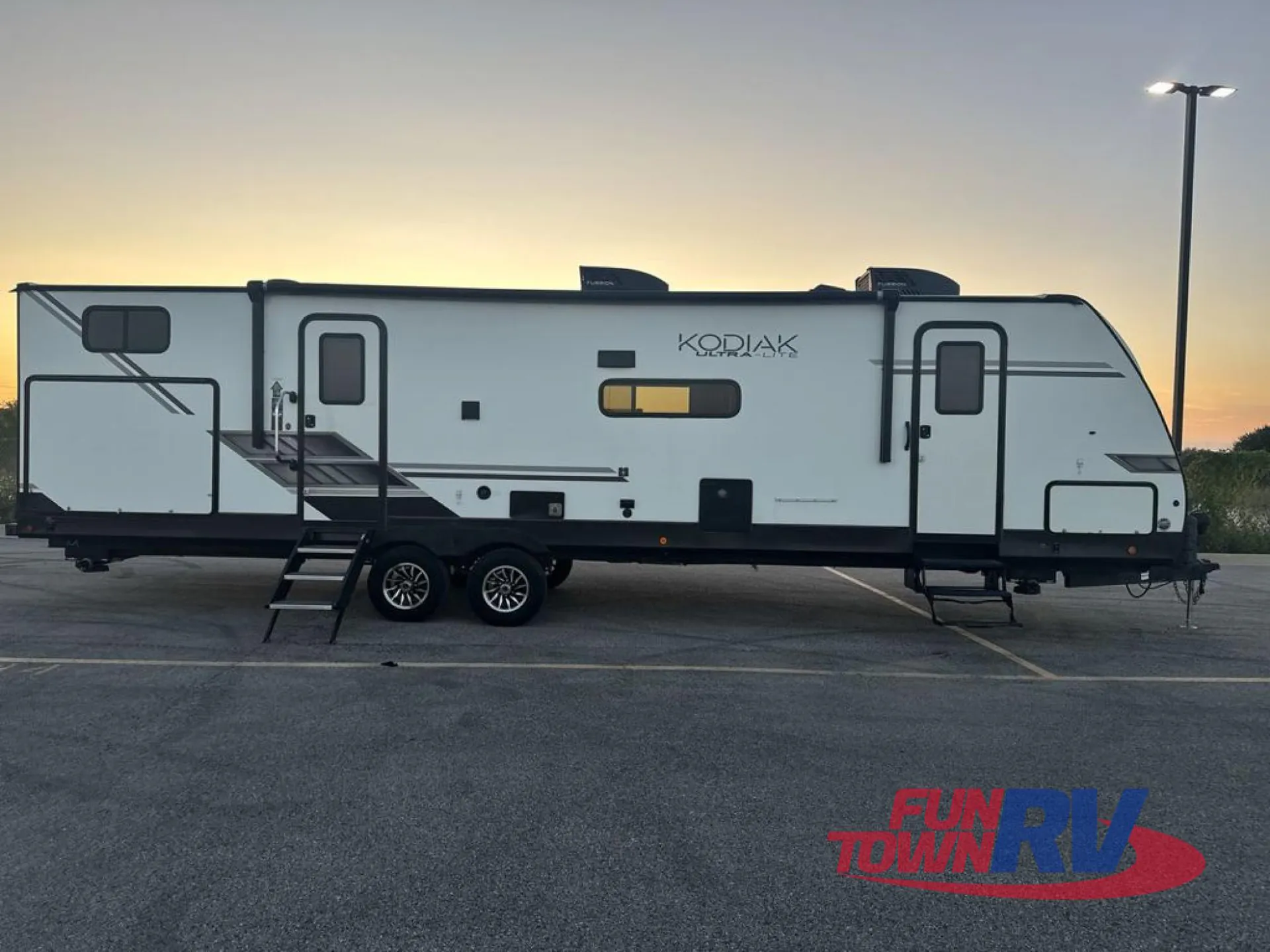 2023 Dutchmen Kodiak Ultra-Lite 332BHSL - Photo 3