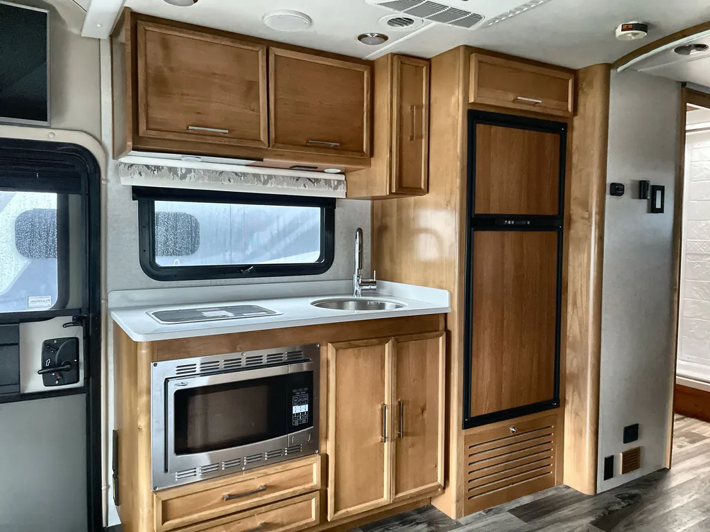 2019 Tiffin Wayfarer 24 FW, Photos photo 21