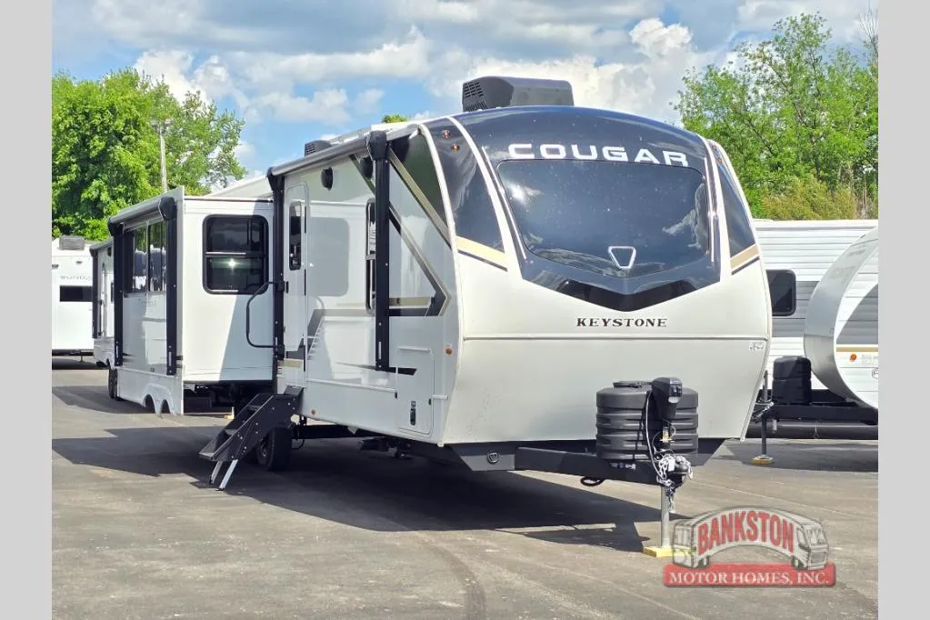 2026 Keystone Cougar Half-Ton 29RLP - Photo 2