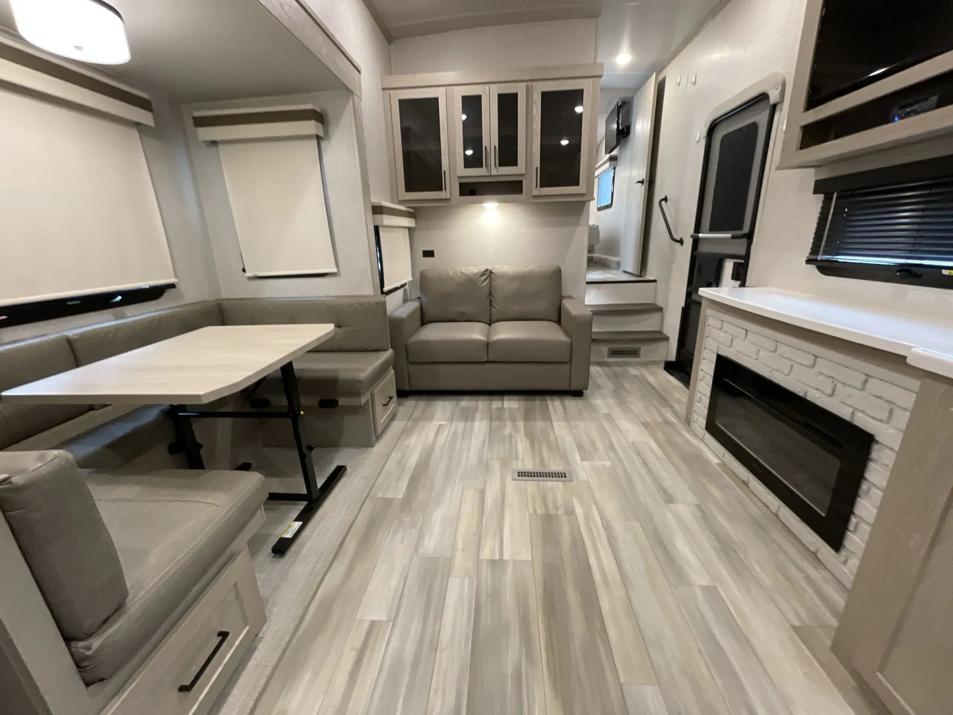 2023 Forest River Rockwood Signature 2622RK — living area main