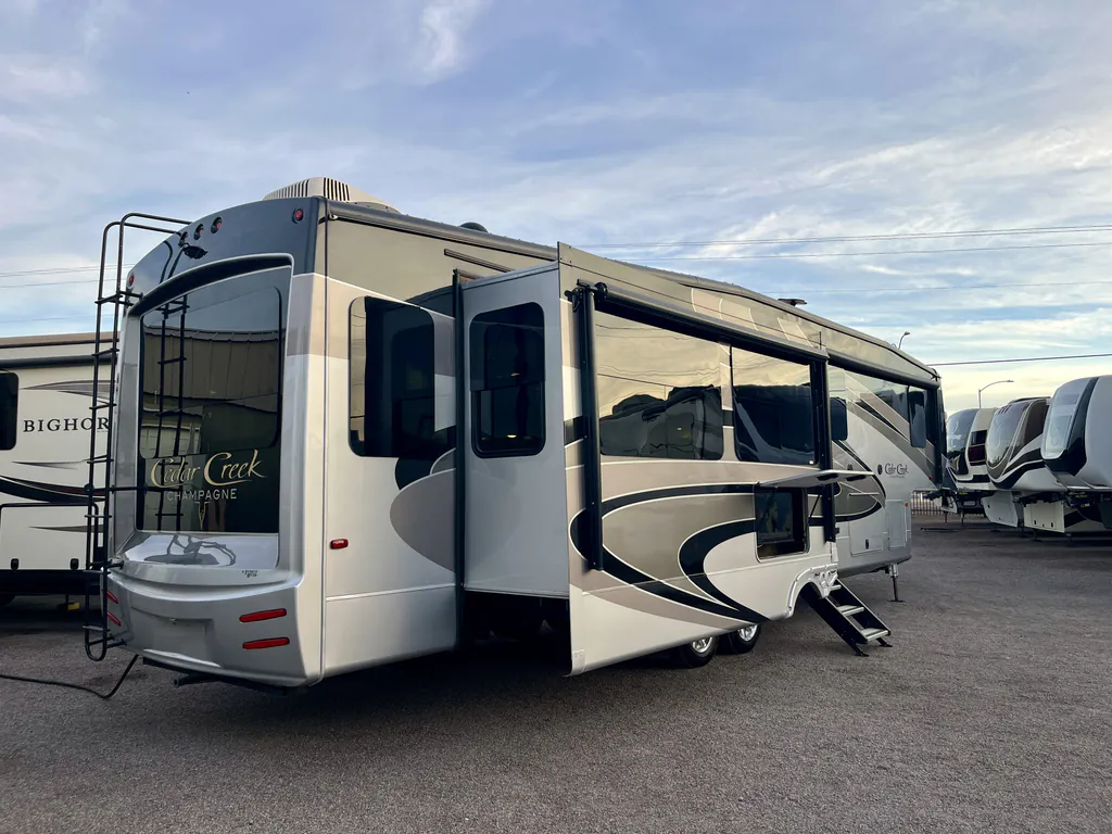 2017 Forest River Cedar Creek Champagne Edition 38EL, Photos photo 15