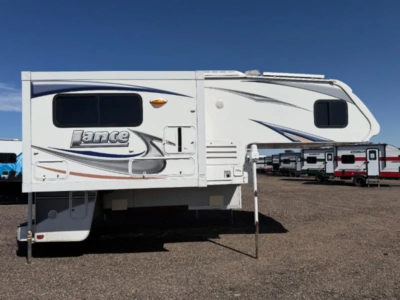 2015 Lance Lance Used   1052 - Photo 4