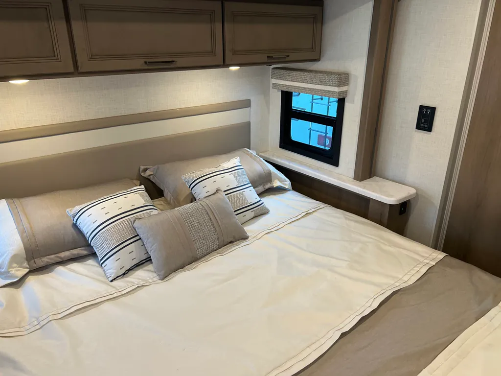2027 Thor Motor Coach Windsport 36H, Photos photo 26