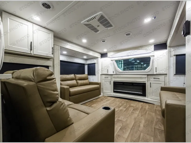 2027 Grand Design Solitude 380FL - Photo 4