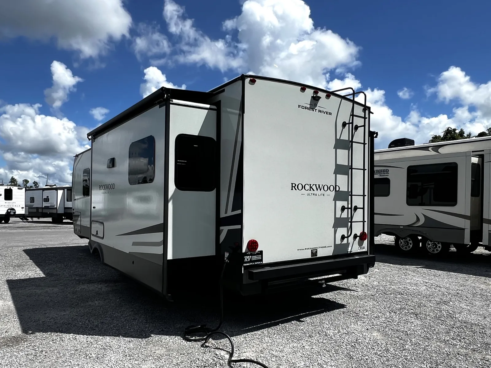 2027 Forest River Rockwood Ultra Lite 2921RL - Photo 4