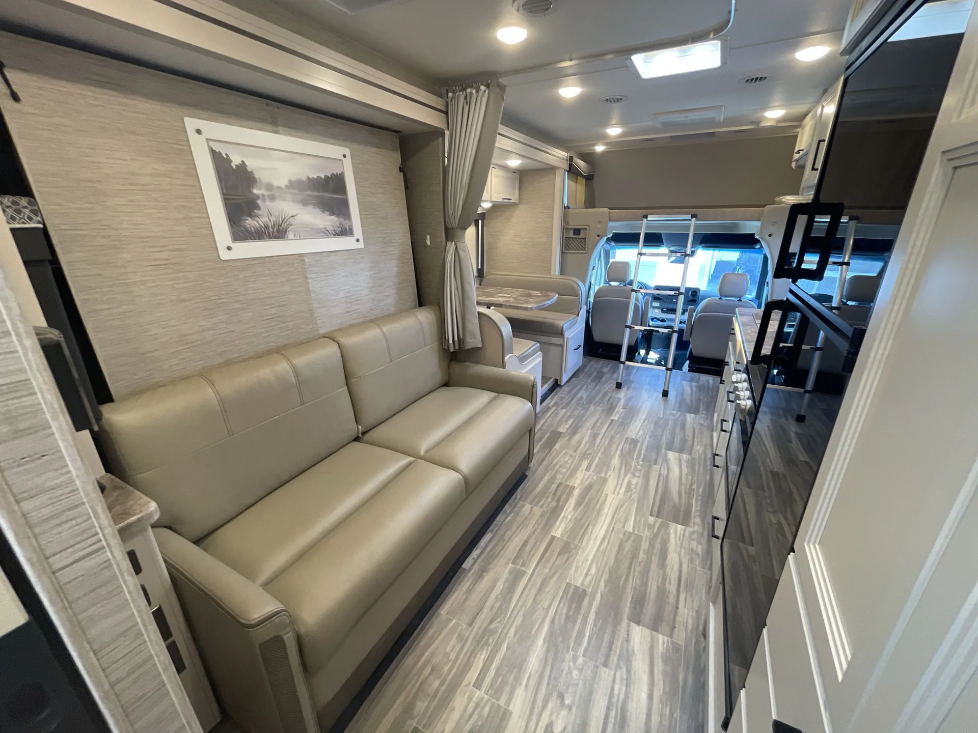 2023 Thor Motor Coach Four Winds 24LT — living area main