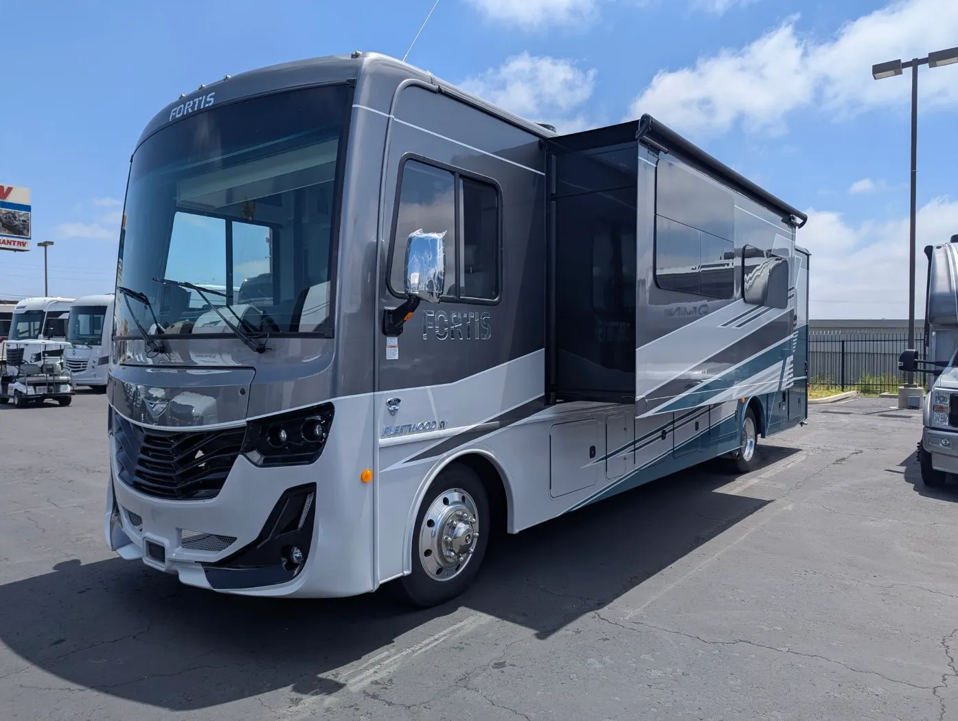 2026 Fleetwood Fortis 34MB - Photo 4