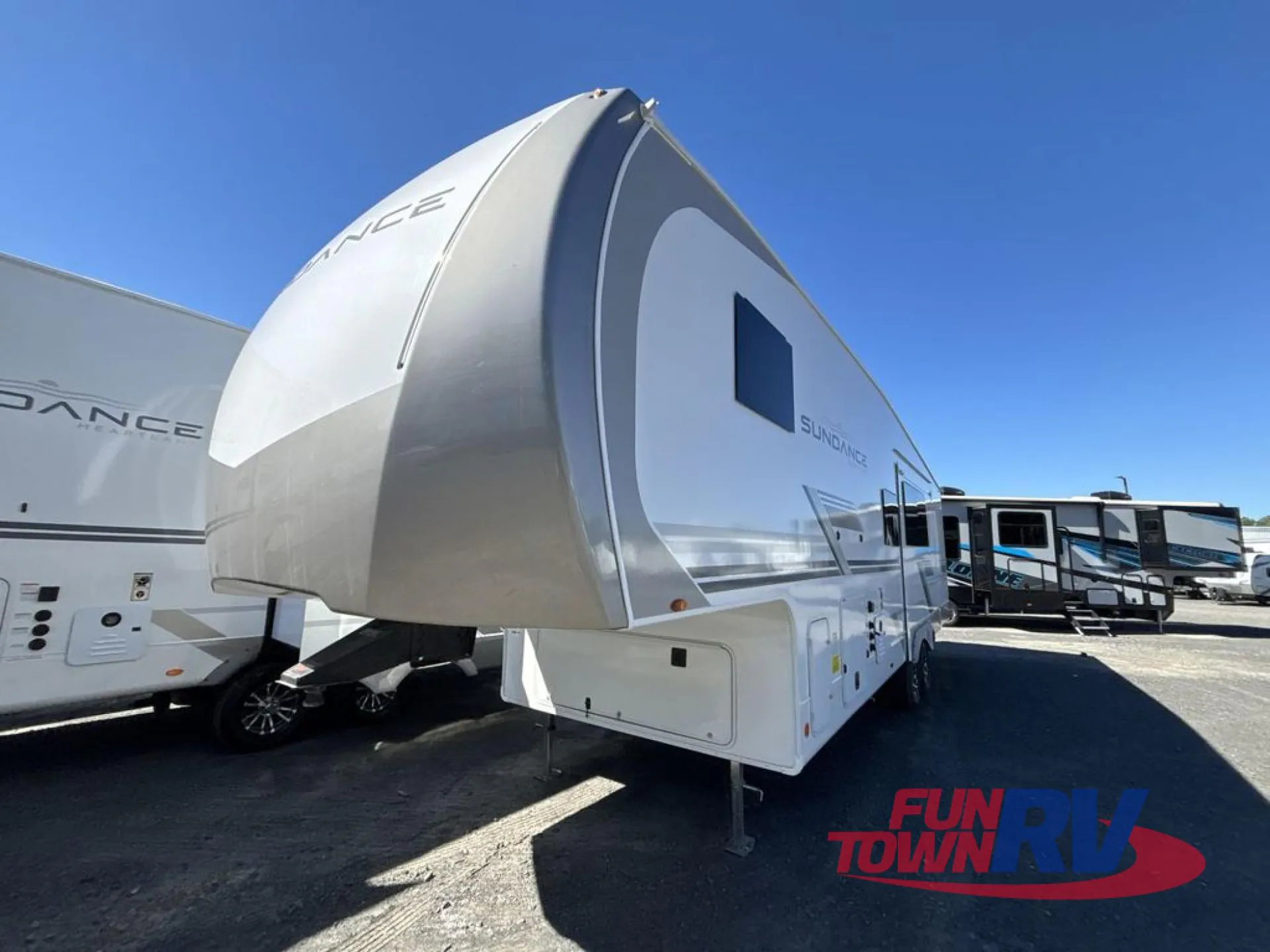 2026 Heartland Sundance XLT 28DB - Photo 3