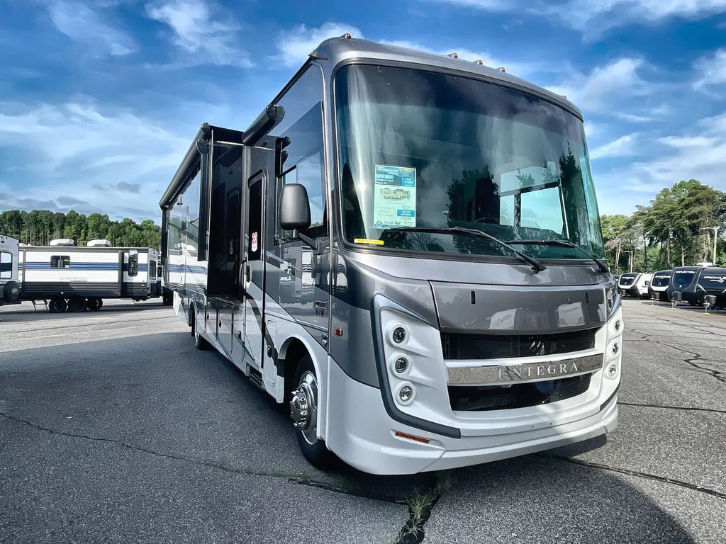 2027 Entegra Coach Vision XL 36C, Photos photo 3
