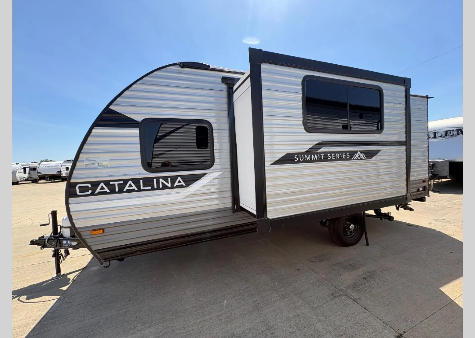 2025 Coachmen Catalina Summit Series 7 184BHSX - Photo 4