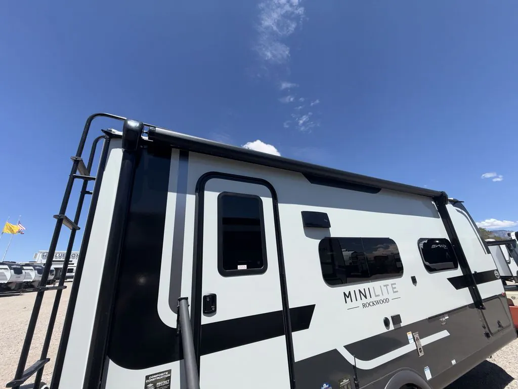 2027 Forest River Rockwood Mini Lite 2109S - Photo 4