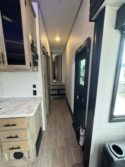 2022 Forest River Cherokee Arctic Wolf 3880 SUITE, Photos photo 24