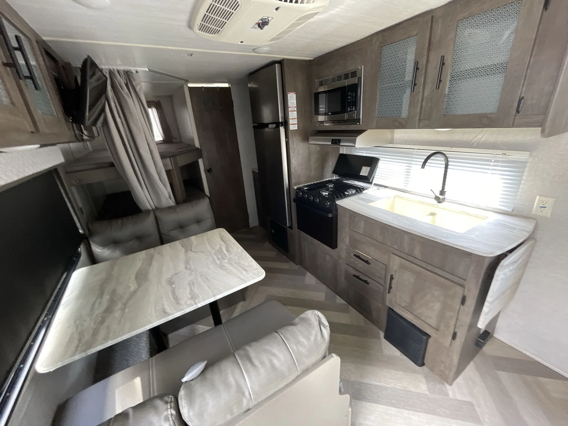 2020 Forest River Salem Cruise Lite 19DBXL — fireplace