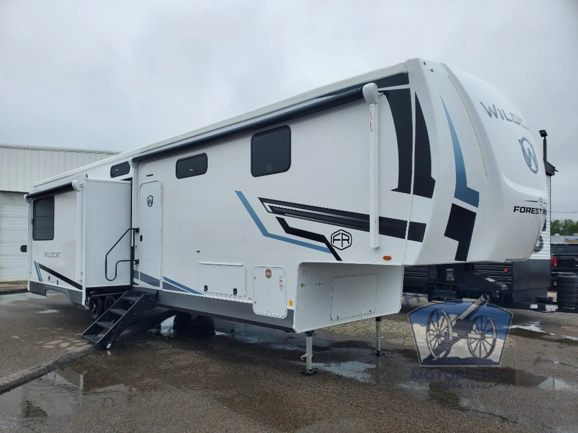 2027 Forest River Wildcat 38DEN - Photo 2