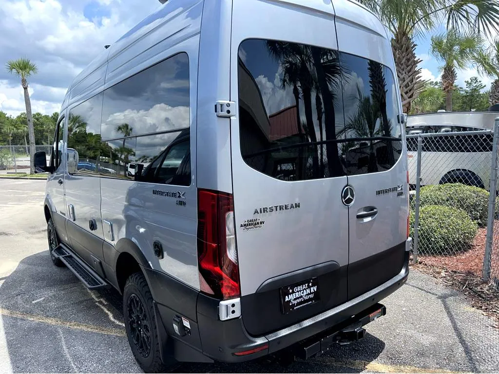 2026 Airstream Interstate 19X - Photo 4