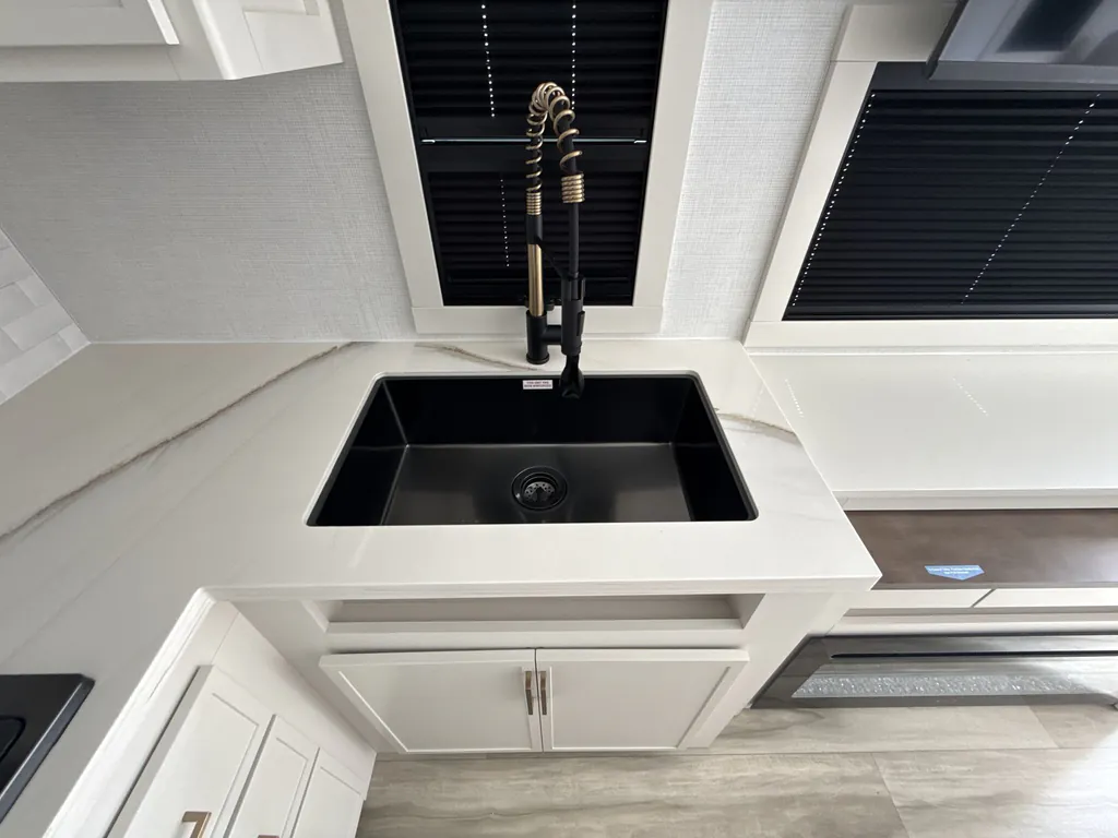 2026 Brinkley Model I 294, Photos photo 19