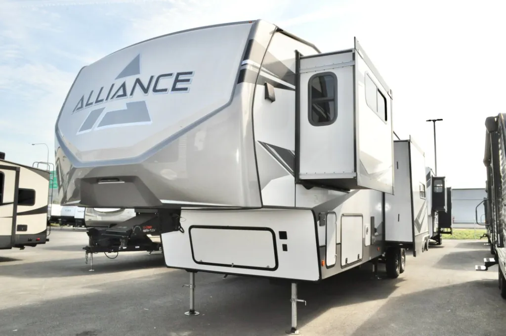 2023 Alliance RV Avenue 36BRM - Photo 3