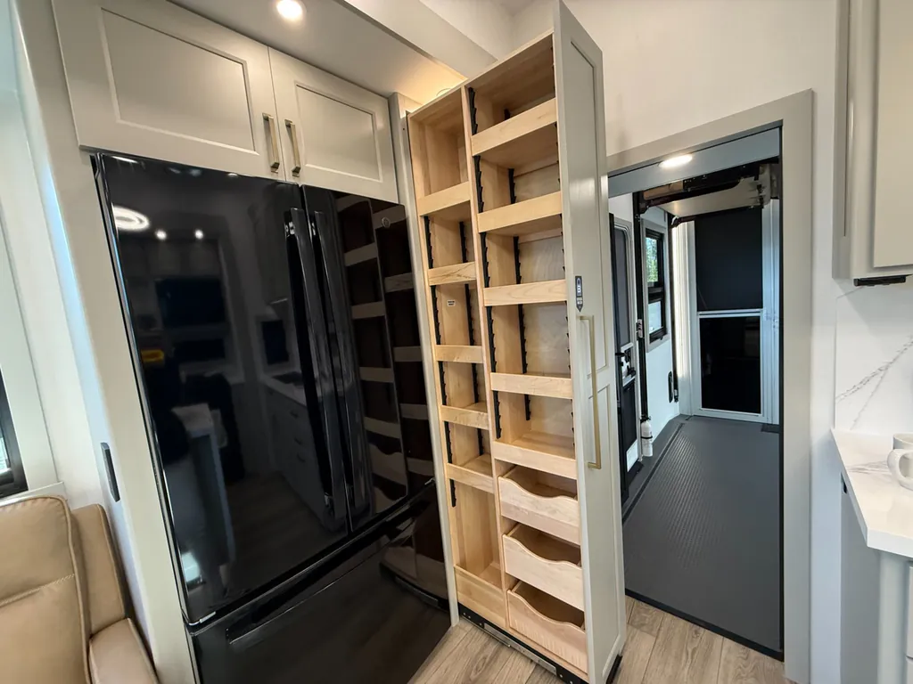 2026 Brinkley Model G 3520, Photos photo 15