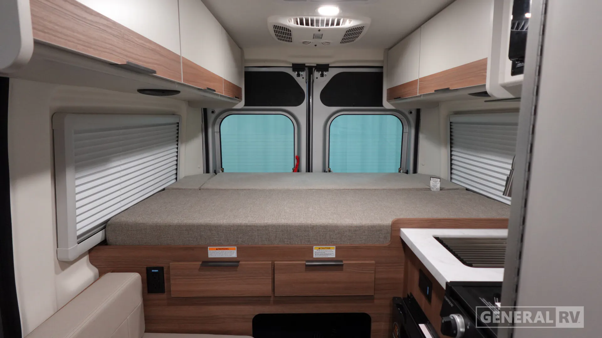 2027 Thor Motor Coach Rize 18Z - Photo 3