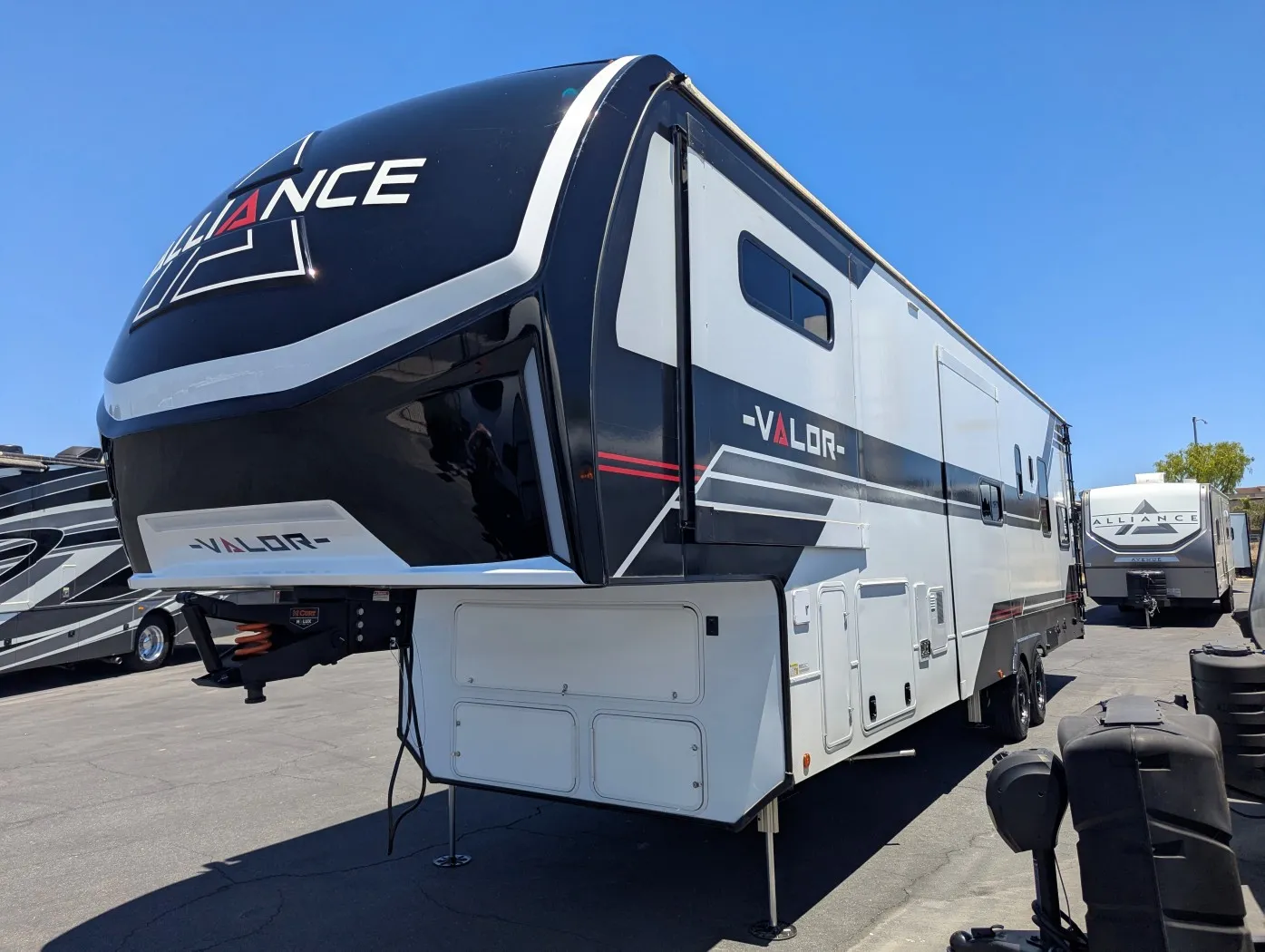 2026 Alliance RV Valor 36V11 - Photo 4
