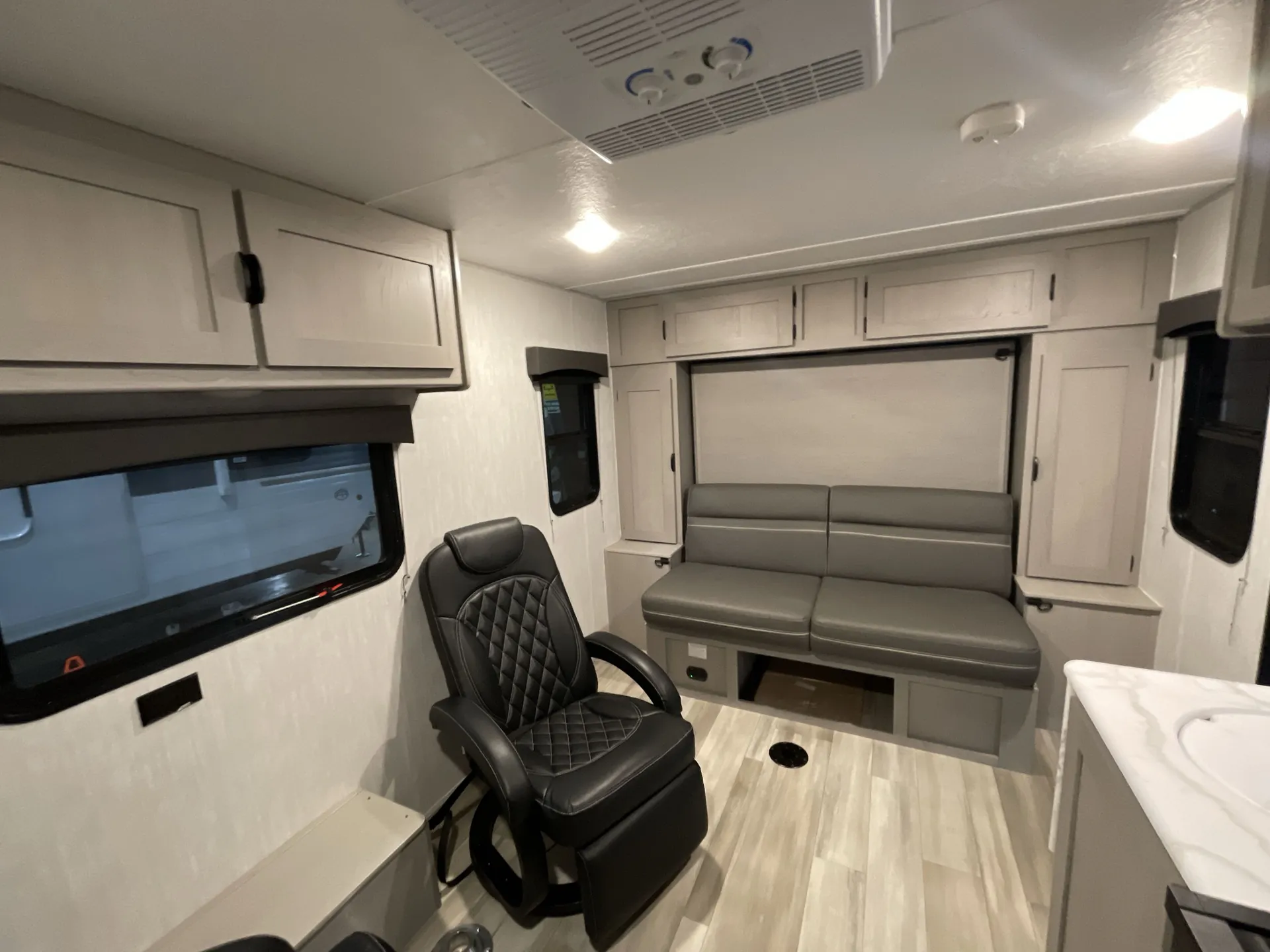 2025 Forest River Viking 18FQ - Photo 4