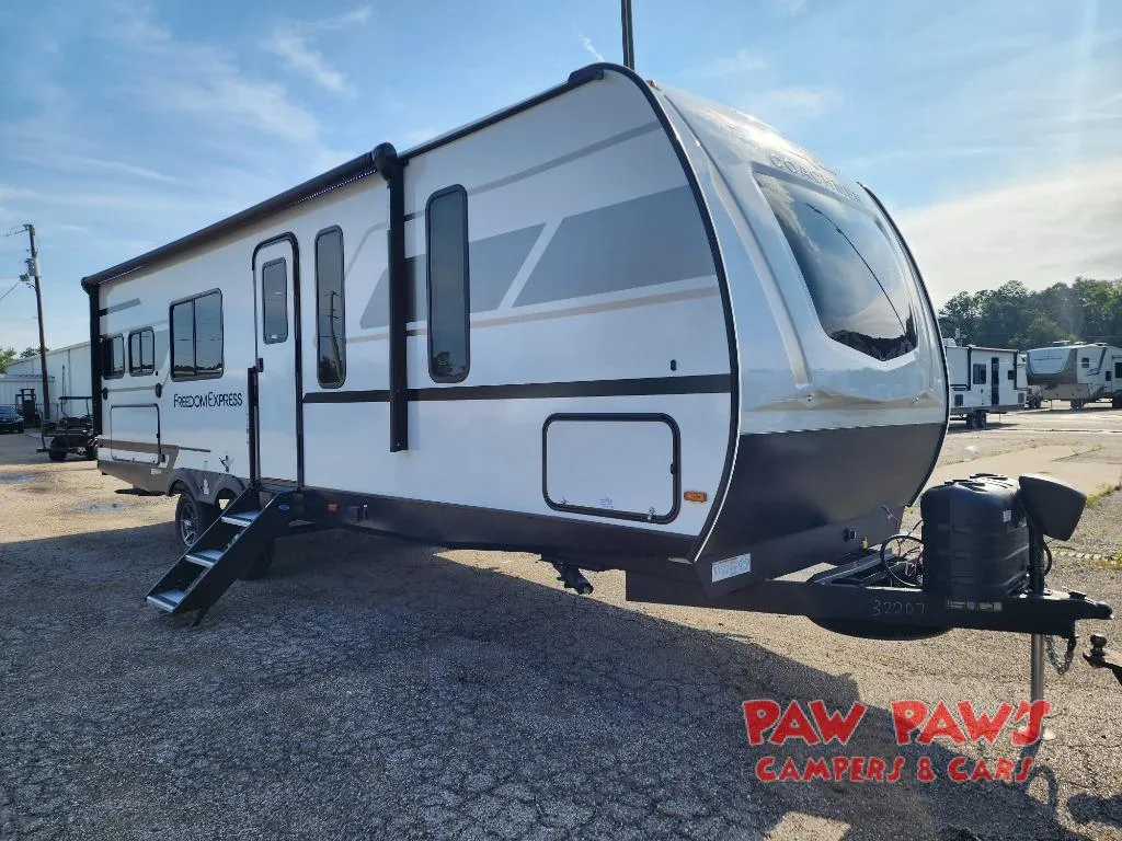 2027 Coachmen Freedom Express Ultra Lite 274RKS - Photo 2