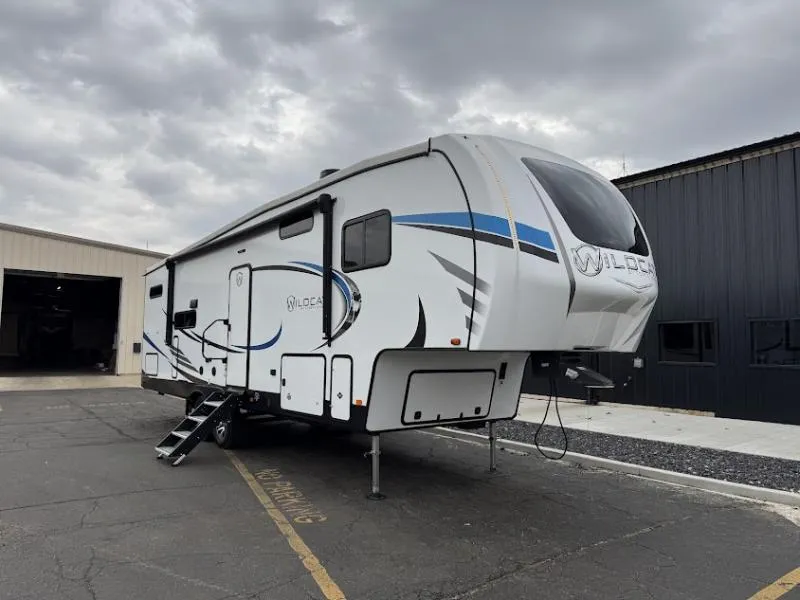 2022 Forest River Wildcat 302BH - Photo 4