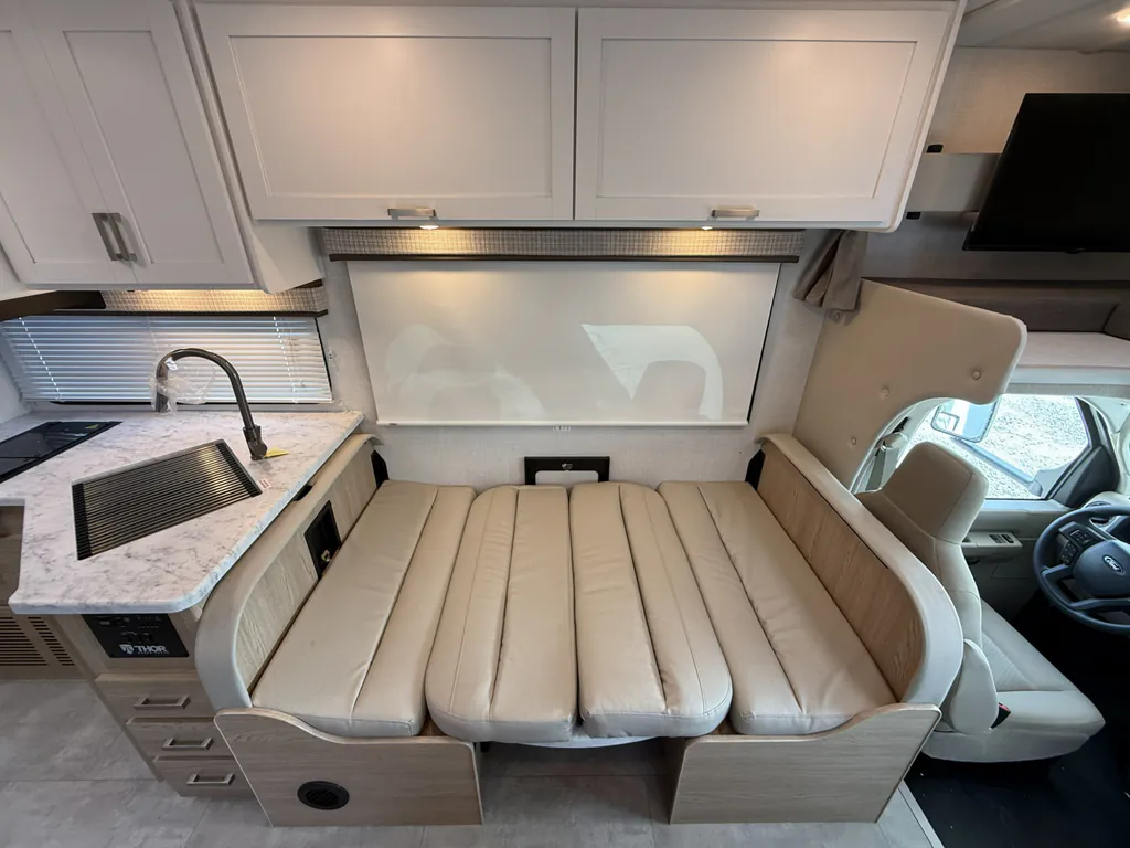2026 Thor Motor Coach Freedom Elite 28HZ, Photos photo 8