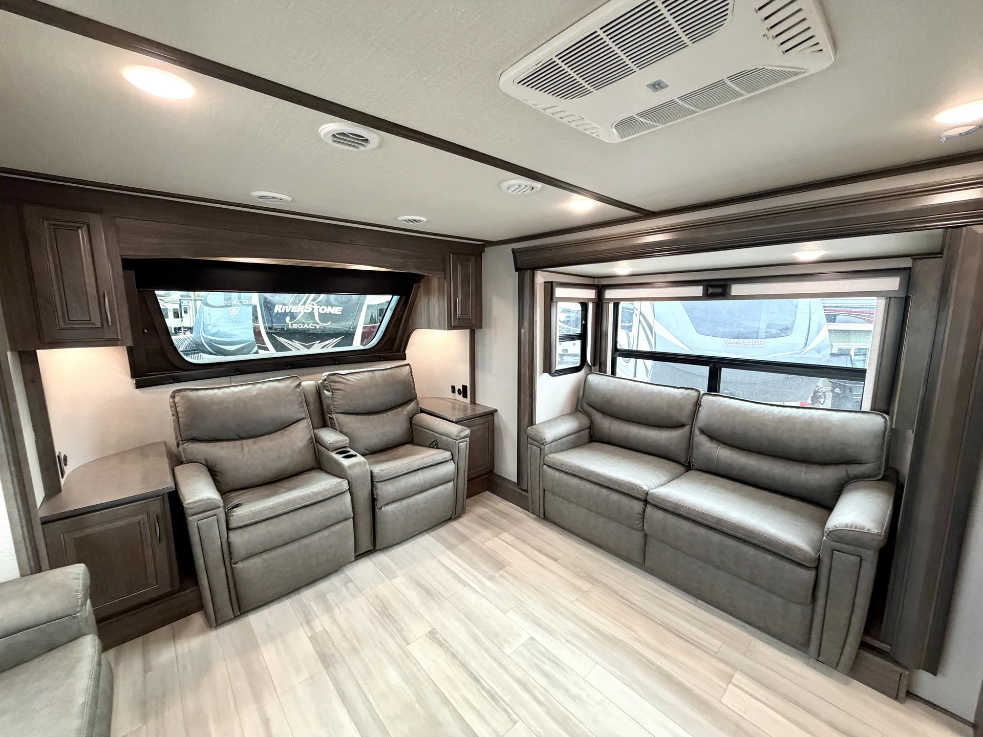 2022 Grand Design Solitude 346FLS - Photo 4