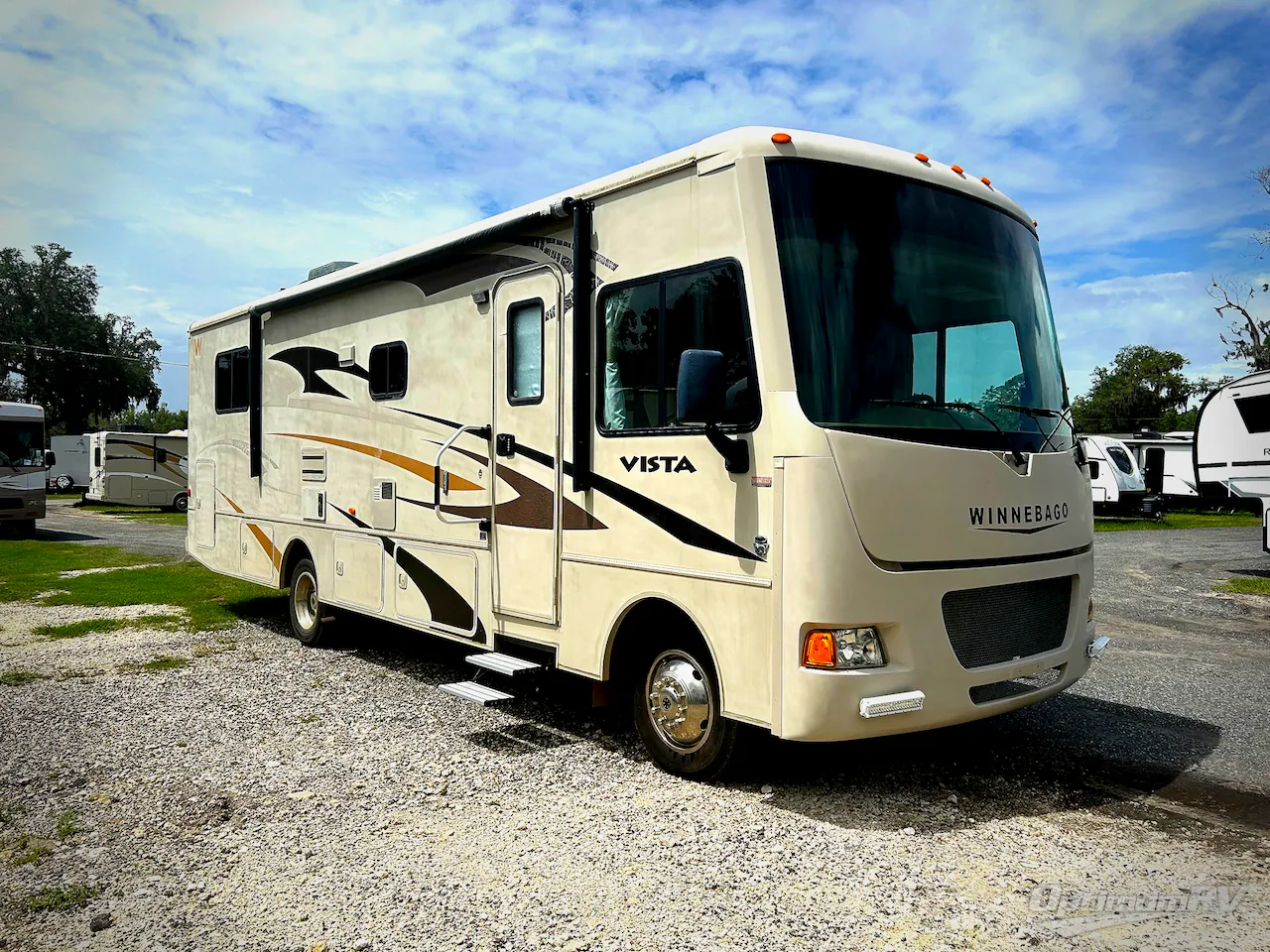 2015 Winnebago Vista 31KE - Photo 2