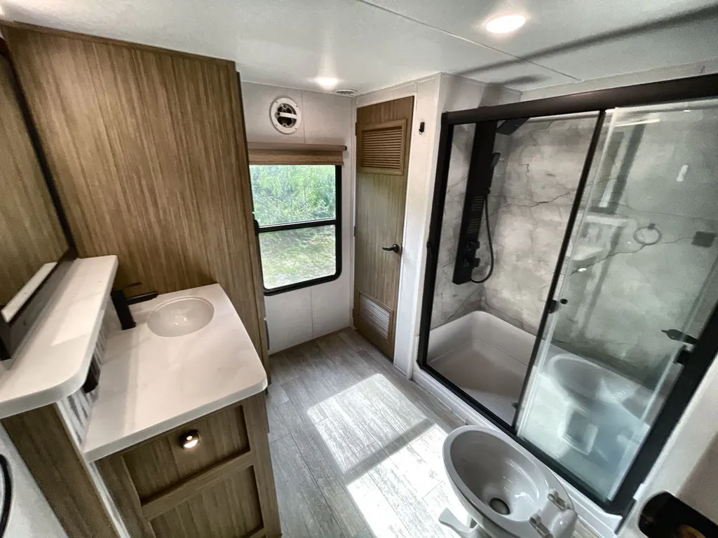 2025 Forest River Wildwood Grand Lodge 44VIEW, Photos photo 23