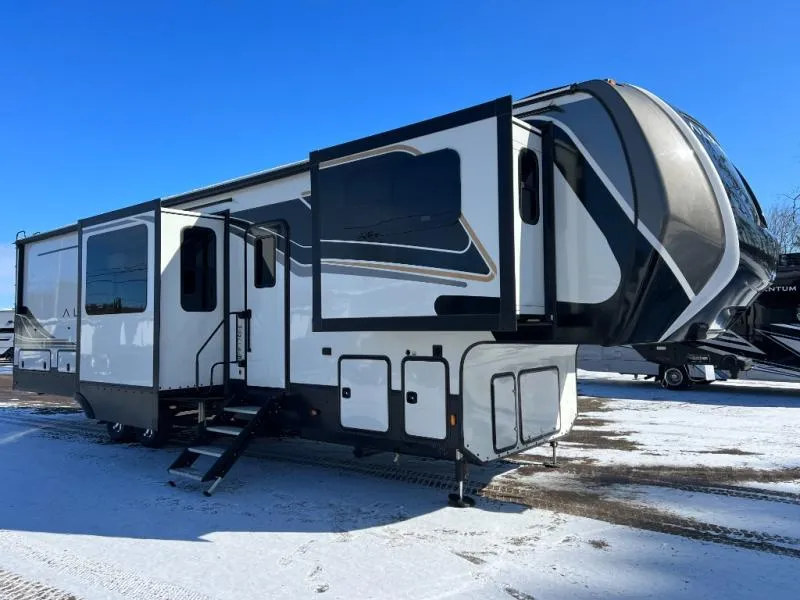 2025 Keystone Alpine 3712KB - Photo 2